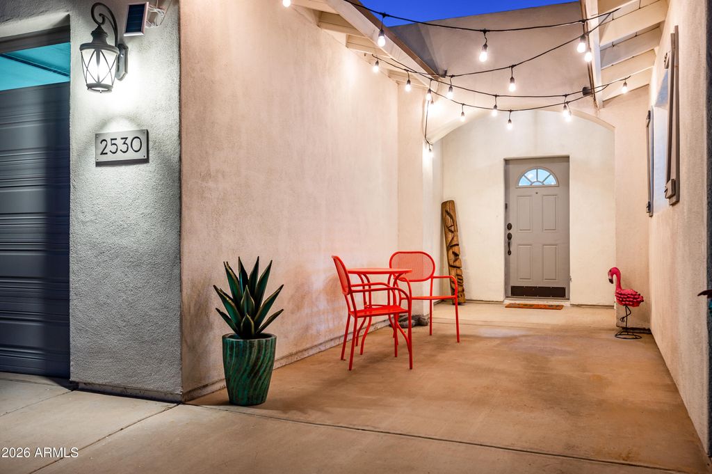 Image 3 of property listing at 2530 N 68th Place, Scottsdale, AZ 85257