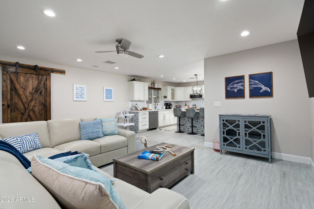 Image 5 of property listing at 2530 N 68th Place, Scottsdale, AZ 85257
