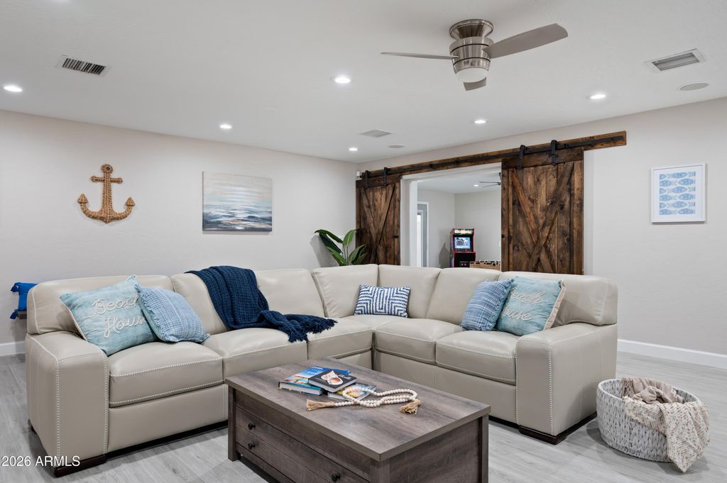 Image 7 of property listing at 2530 N 68th Place, Scottsdale, AZ 85257