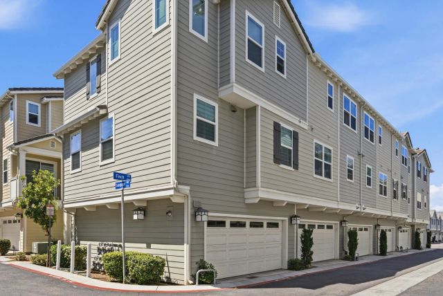510 Finch Ln, Imperial Beach, CA 91932