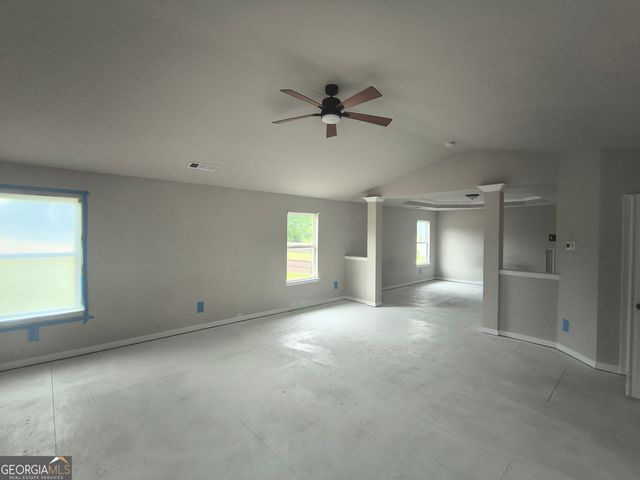 685 S Jeff Davis Drive, Fayetteville, GA 30215