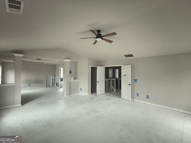 685 S Jeff Davis Drive, Fayetteville, GA 30215
