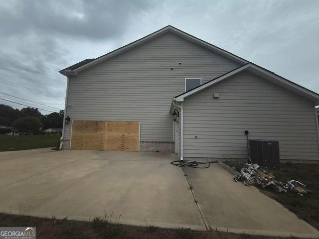 685 S Jeff Davis Drive, Fayetteville, GA 30215