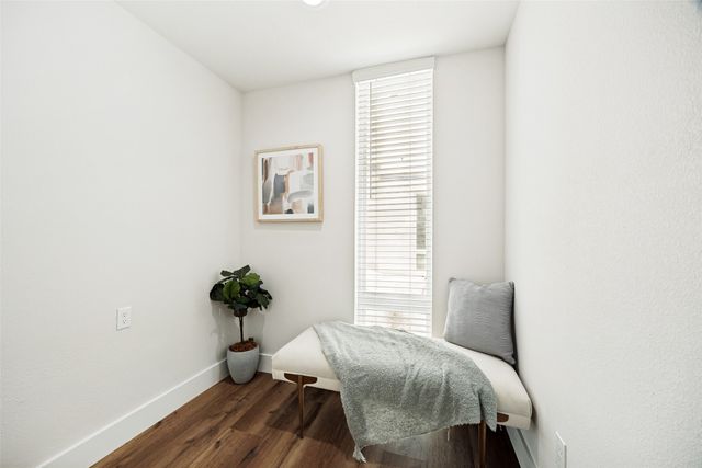 5637 Live Oak Street 201, Dallas, TX 75206