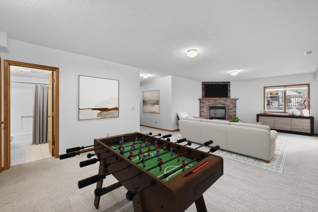 2032 Fox Valley Drive SW, Rochester, MN 55902