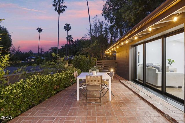 22261 Ybarra Road, Woodland Hills, CA 91364