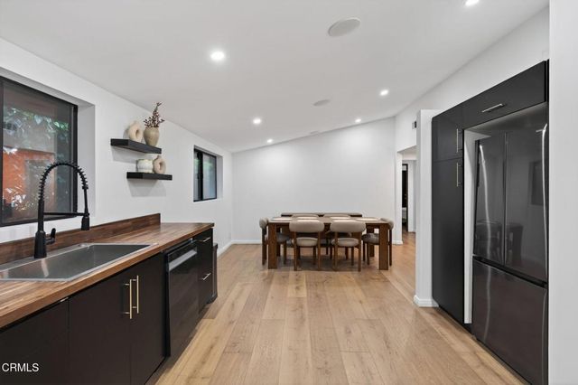 22261 Ybarra Road, Woodland Hills, CA 91364