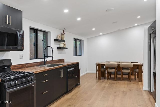 22261 Ybarra Road, Woodland Hills, CA 91364