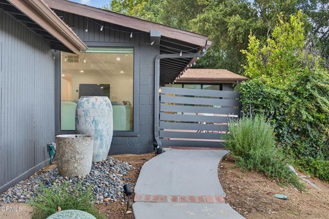22261 Ybarra Road, Woodland Hills, CA 91364