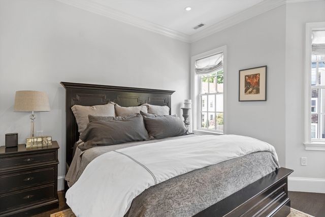795 E 4th St, Boston, MA 02127