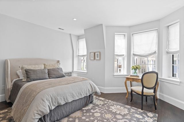 795 E 4th St, Boston, MA 02127