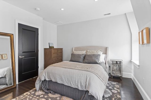795 E 4th St, Boston, MA 02127