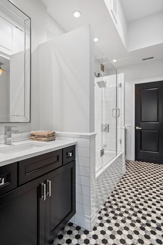 795 E 4th St, Boston, MA 02127