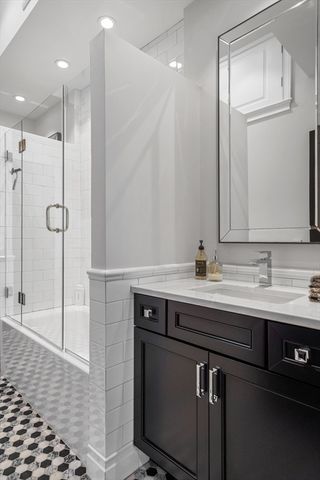 795 E 4th St, Boston, MA 02127