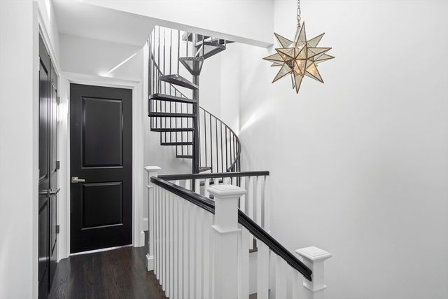 795 E 4th St, Boston, MA 02127