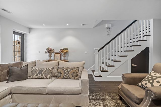 795 E 4th St, Boston, MA 02127