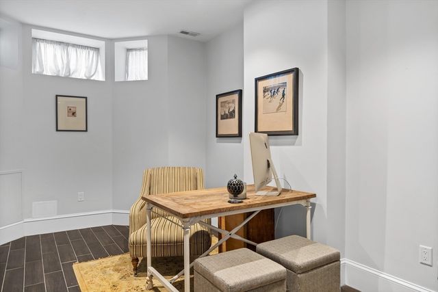 795 E 4th St, Boston, MA 02127