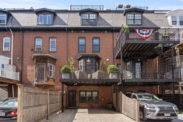 795 E 4th St, Boston, MA 02127