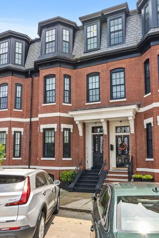 795 E 4th St, Boston, MA 02127