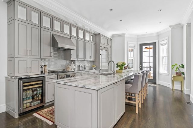 795 E 4th St, Boston, MA 02127