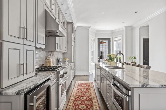 795 E 4th St, Boston, MA 02127