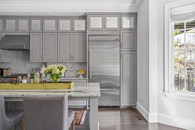 795 E 4th St, Boston, MA 02127