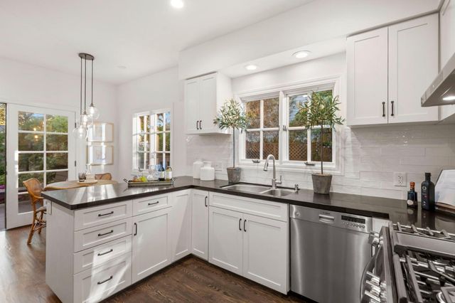 445 Arlington Road, Redwood City, CA 94062