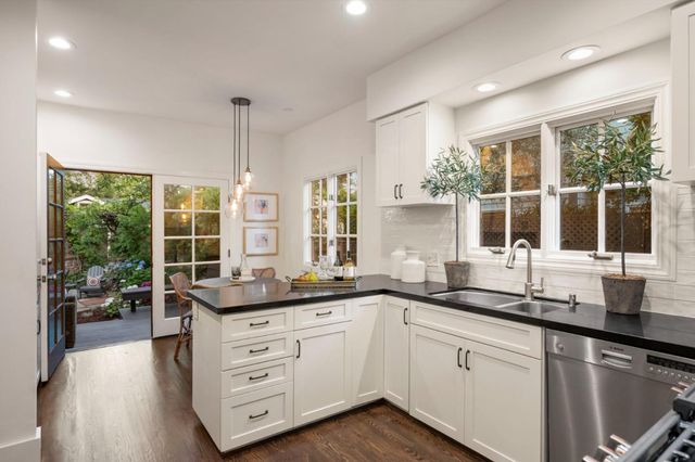 445 Arlington Road, Redwood City, CA 94062