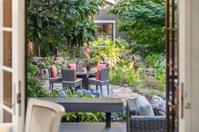 445 Arlington Road, Redwood City, CA 94062