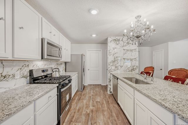 1222 Barn Swallow Way, San Antonio, TX 78253