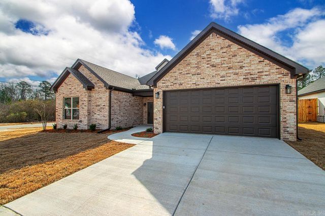 6201 Creekwater Drive, Bryant, AR 72002