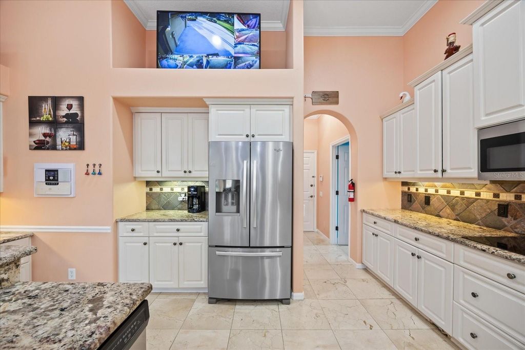 6107 GLEN ABBEY LANE