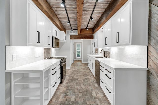 1228 Waterview Road, Granbury, TX 76048