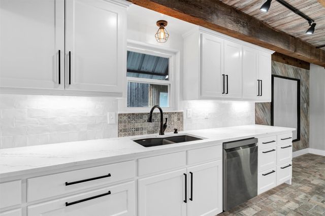 1228 Waterview Road, Granbury, TX 76048