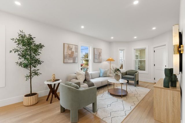 7 Bennett St 1, Medford, MA 02155