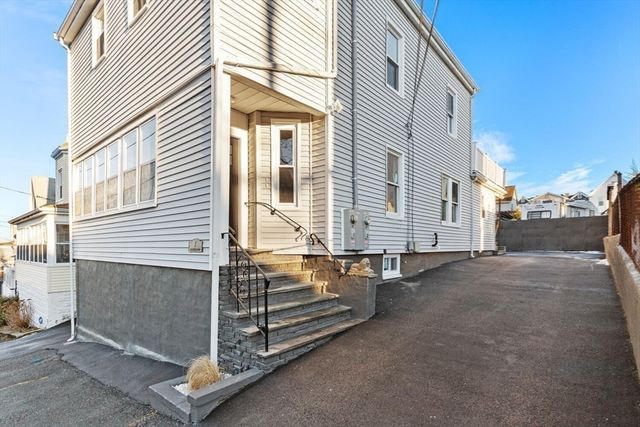 7 Bennett St 1, Medford, MA 02155