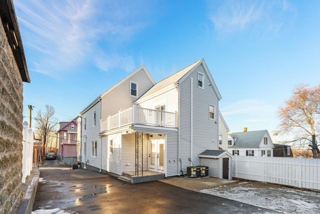 7 Bennett St 1, Medford, MA 02155