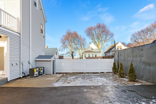 7 Bennett St 1, Medford, MA 02155