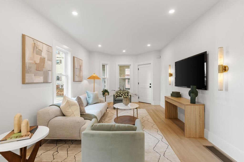 7 Bennett St 1, Medford, MA 02155