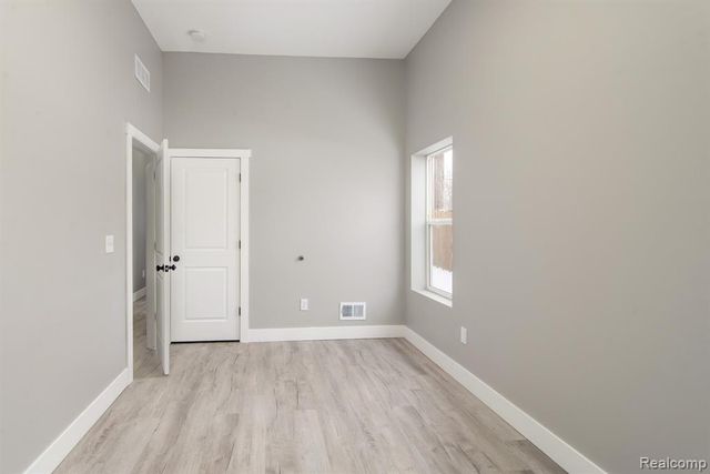 2455 Crumb Road, Walled Lake, MI 48390