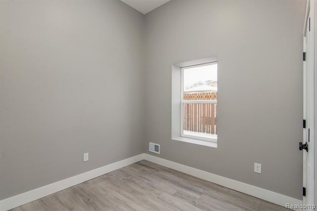 2455 Crumb Road, Walled Lake, MI 48390