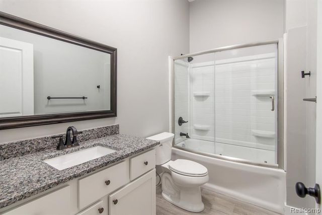 2455 Crumb Road, Walled Lake, MI 48390