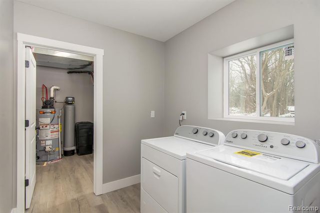 2455 Crumb Road, Walled Lake, MI 48390