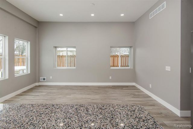 2455 Crumb Road, Walled Lake, MI 48390