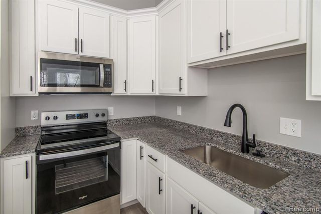 2455 Crumb Road, Walled Lake, MI 48390