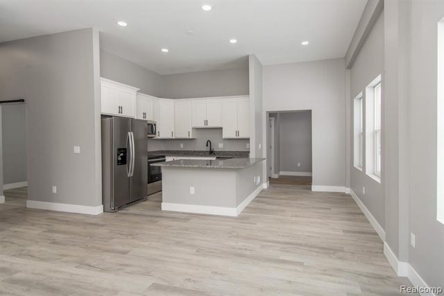 2455 Crumb Road, Walled Lake, MI 48390