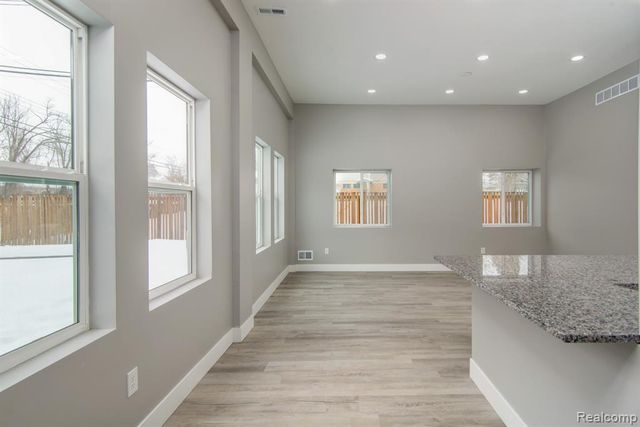 2455 Crumb Road, Walled Lake, MI 48390