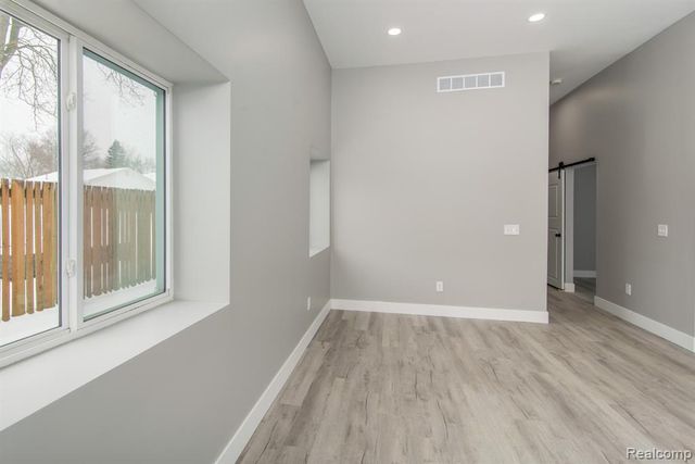 2455 Crumb Road, Walled Lake, MI 48390