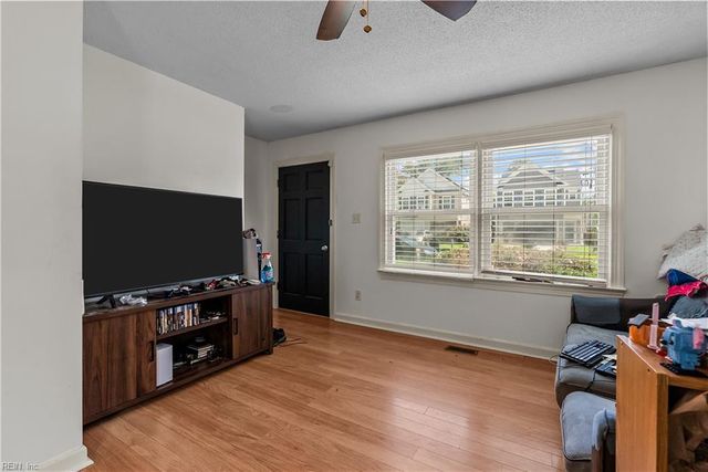 2135 English AVE, Chesapeake, VA 23320