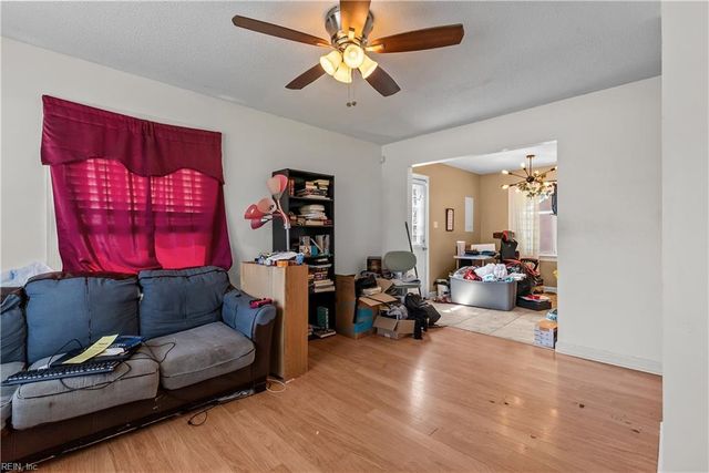 2135 English AVE, Chesapeake, VA 23320